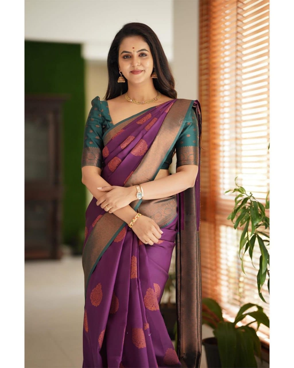 Wommella Purple Silk Saree with Gold Motifs & Teal Border